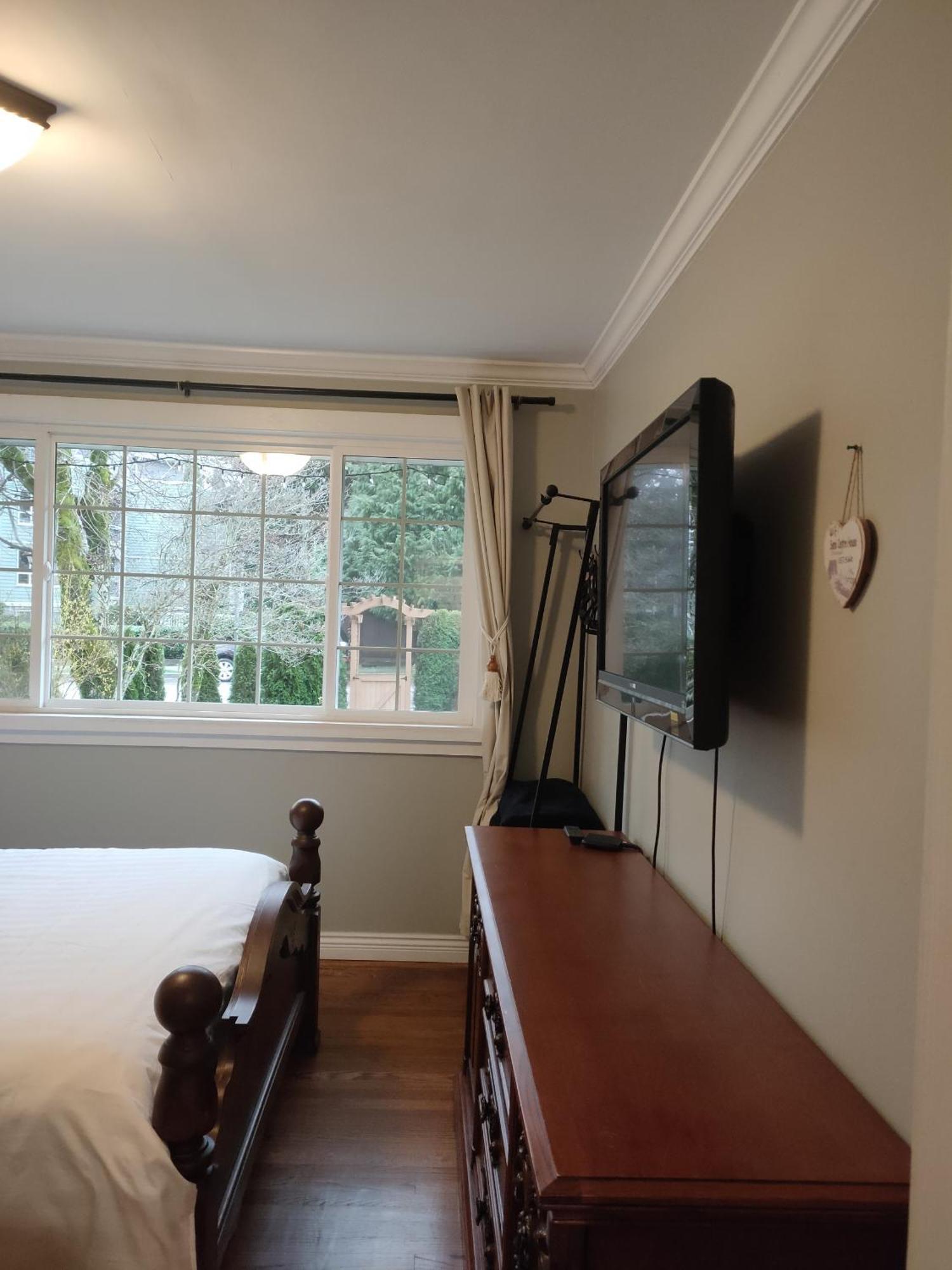 Semi Centre House 3*